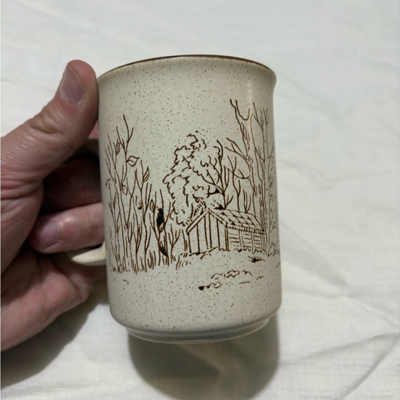 Vintage Rustic Cabin Design Ceramic Mug - Picture 2 of 6